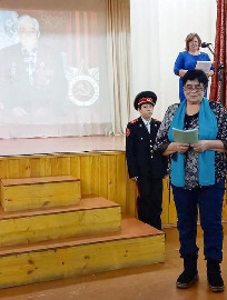 Члены Союза женщин Венгеровского района Новосибирской области поздравили Лобкова Кузьму Константиновича с 100-летним юбилеем.