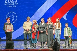 Чествование представителей воинских династий прошло в Союзе женщин Новосибирской области.