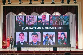 Чествование представителей воинских династий прошло в Союзе женщин Новосибирской области.