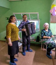 Члены Союза женщин р.п. Чик, Коченевского района, посетили жителей   отделения милосердия села Целинное.