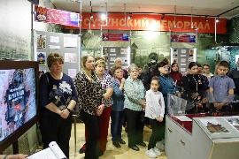 Выставка, посвященная памяти погибших бойцов – участников СВО, открылась в Сузунском краеведческом музее.