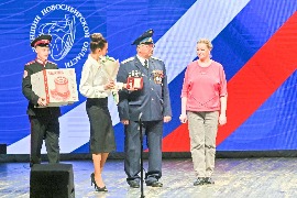 Чествование представителей воинских династий прошло в Союзе женщин Новосибирской области.