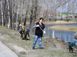 Члены Сузунской районной  женской общественной  организации Виринея провели акцию «Чистый поселок».