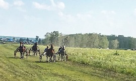 Члены Союза женщин с. Щербаки, Усть-Таркского района, в рамках реализации конкурсного проекта, 
провели мероприятие «Конные бега – щербаковская традиция».
