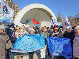 Союз женщин Новосибирской области принял участие в праздничном митинге, посвященном десятилетию воссоединения Крыма с Россией.