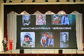 Чествование представителей воинских династий прошло в Союзе женщин Новосибирской области.