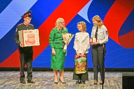 Чествование представителей воинских династий прошло в Союзе женщин Новосибирской области.