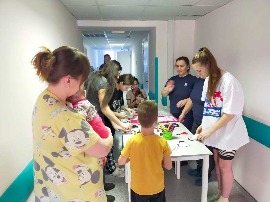 Члены Союза женщин г. Оби продолжают реализацию проекта «Доктор клоун».