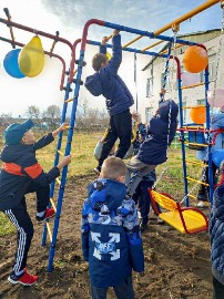 Современные детские спортивные комплексы открылись в Чановском районе.
