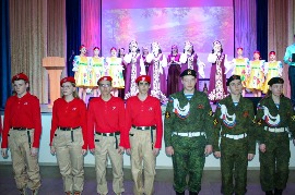 Активисты женского движения Чановского района провели благотворительный концерт.