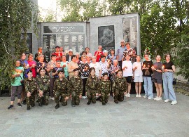 Активисты женского движения р.п. Чик провели акцию «Свеча Памяти».