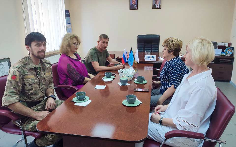 Члены Союза женщин Новосибирской области привезли в ДНР груз гуманитарной помощи.