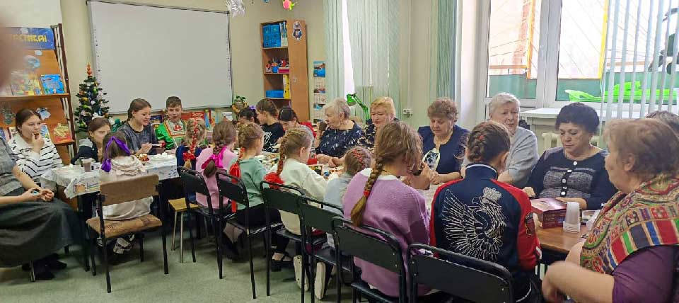 В Союзе женщин г. Оби прошло мероприятие под названием «Рождественские посиделки». 