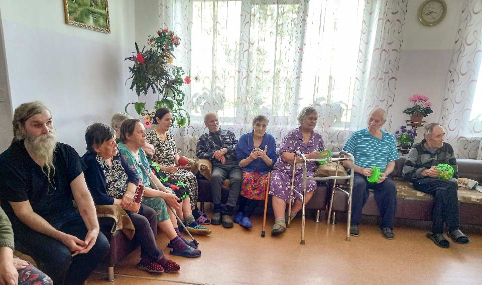 Члены Союза женщин Венгеровского района подарили музыкальный праздник жителям дома – интерната. Члены Союза женщин Венгеровского района подарили музыкальный праздник жителям дома – интерната.